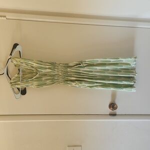 Size Medium sleeveless modaspia fiji dress